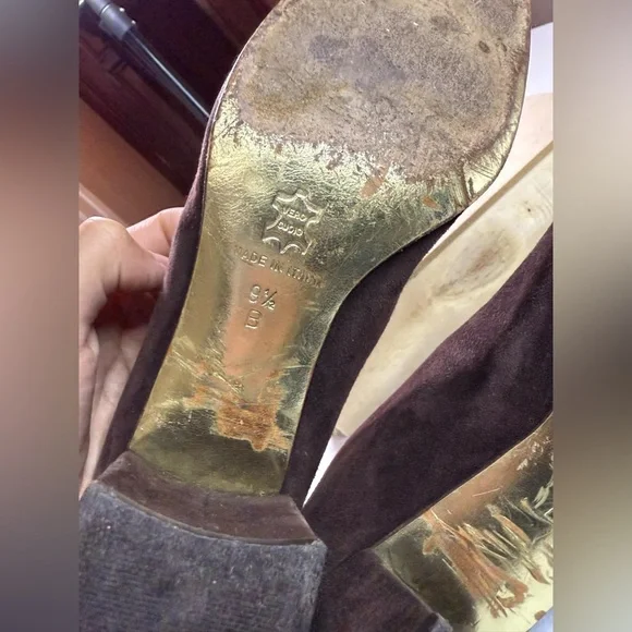 TORY BURCH Amy brown suede gold enamel logo detail low heel pumps shoes size 9.5 - Picture 2 of 12